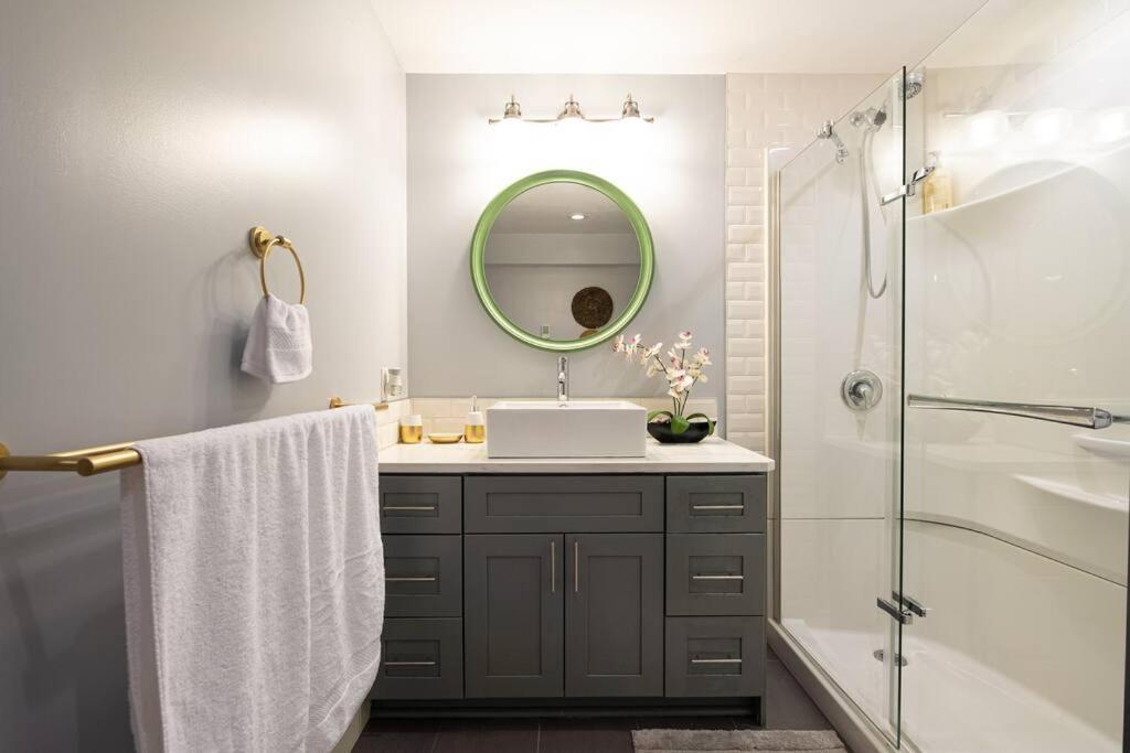 Cozy Suite, Free Wifi , Free Parking * Calgary