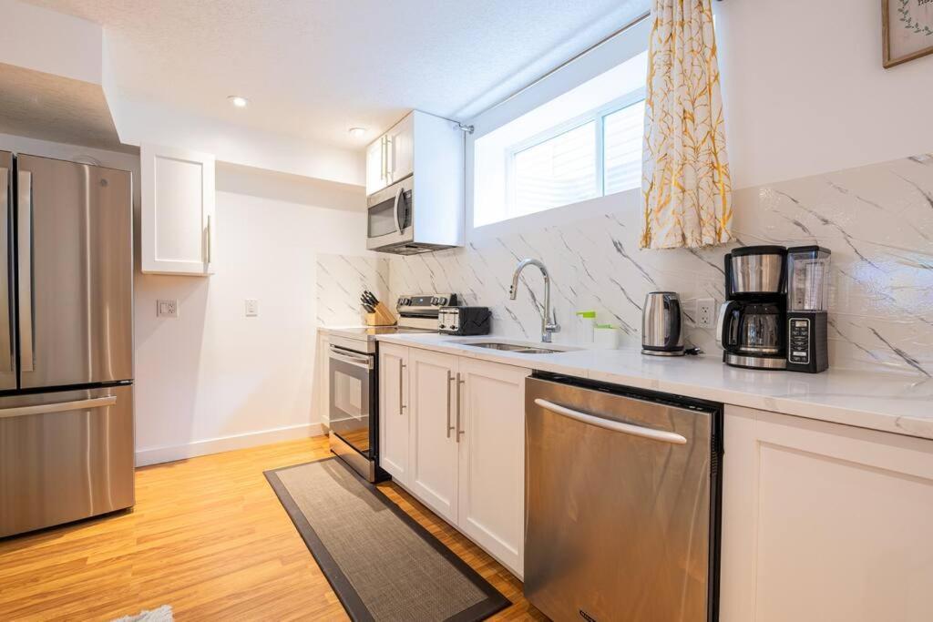 Cozy Suite, Free Wifi , Free Parking Calgary