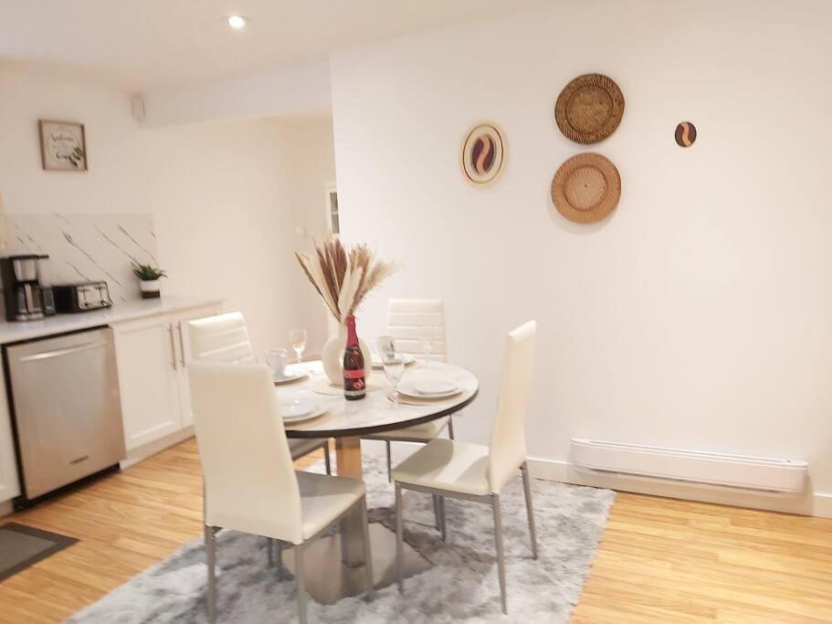 Cozy Suite, Free Wifi , Free Parking Holiday home *